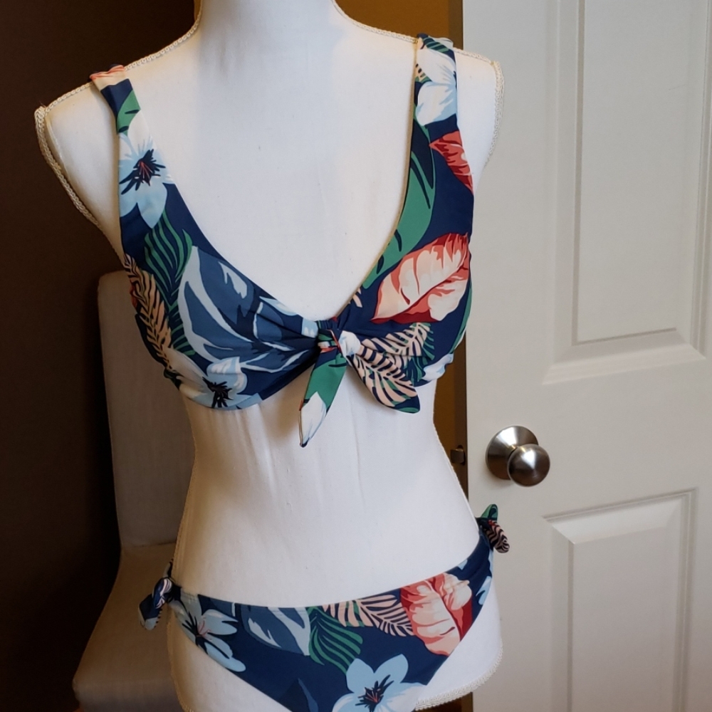 Hollister swimsuit